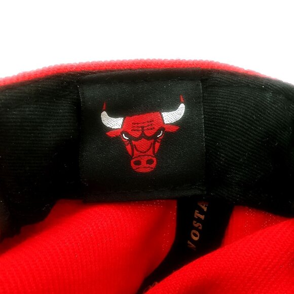 Mitchell & Ness Men's Basketball Hat Chicago Bulls Logo Snapback Fitted Red Cap - Picture 10 of 13